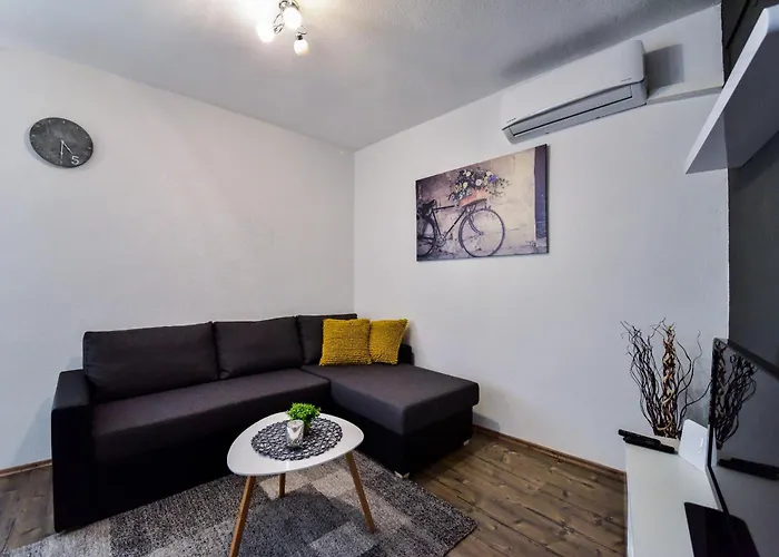 Apartament Jure *
