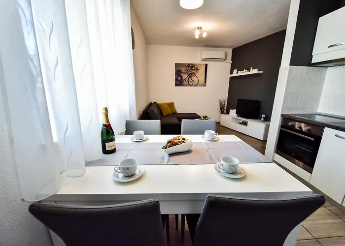 Apartament Jure